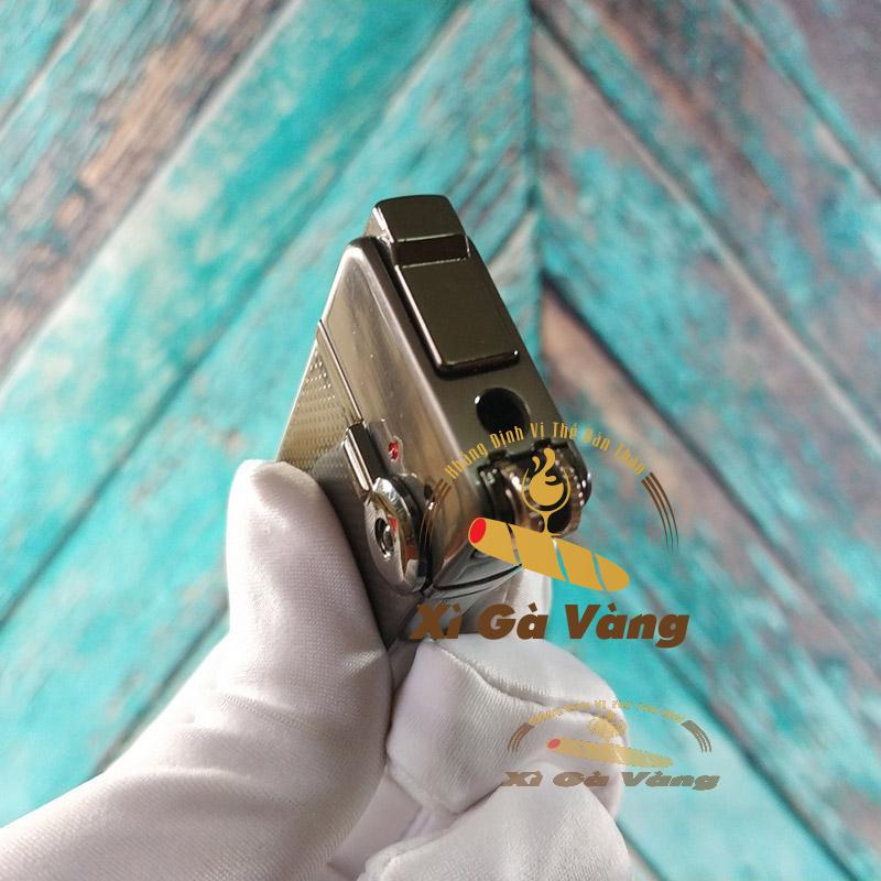 Cần xì hết gas cũ trước khi bơm gas mới vào bật lửa